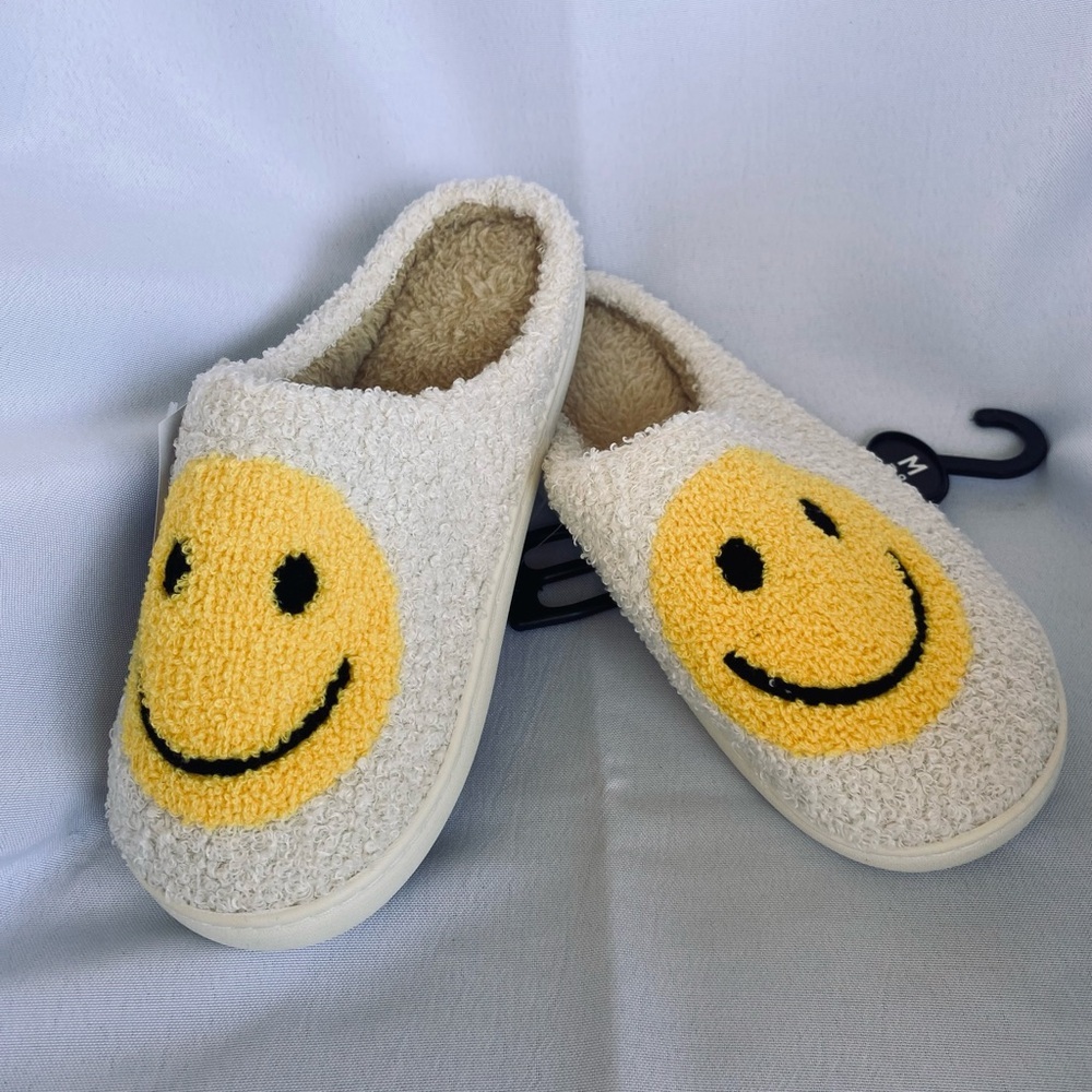 NWT Plush 🙂 Slippers